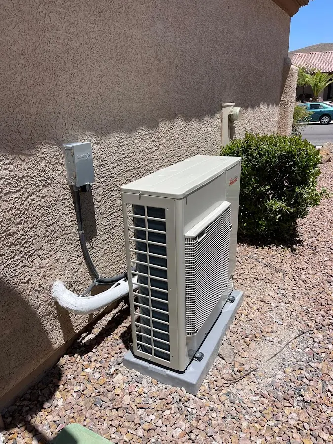 Residential air conditioning condenser unit in Atascocita